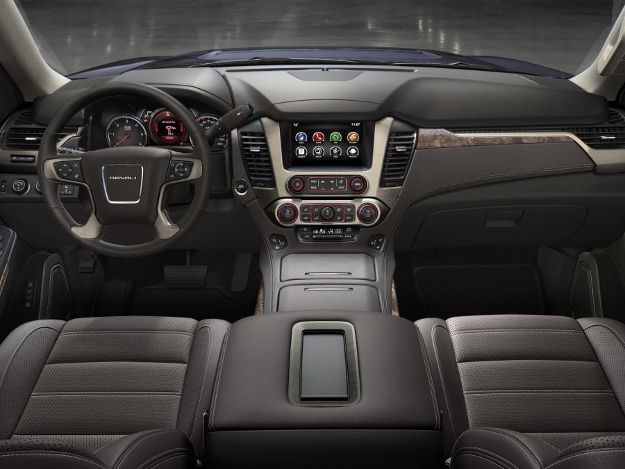  GMC Yukon Denali 2015 года  (фото 5 из 52)